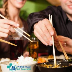 Bệnh Lậu Lây Qua Đường Ăn Uống Không? Lây Qua Những Đường Nào? 3